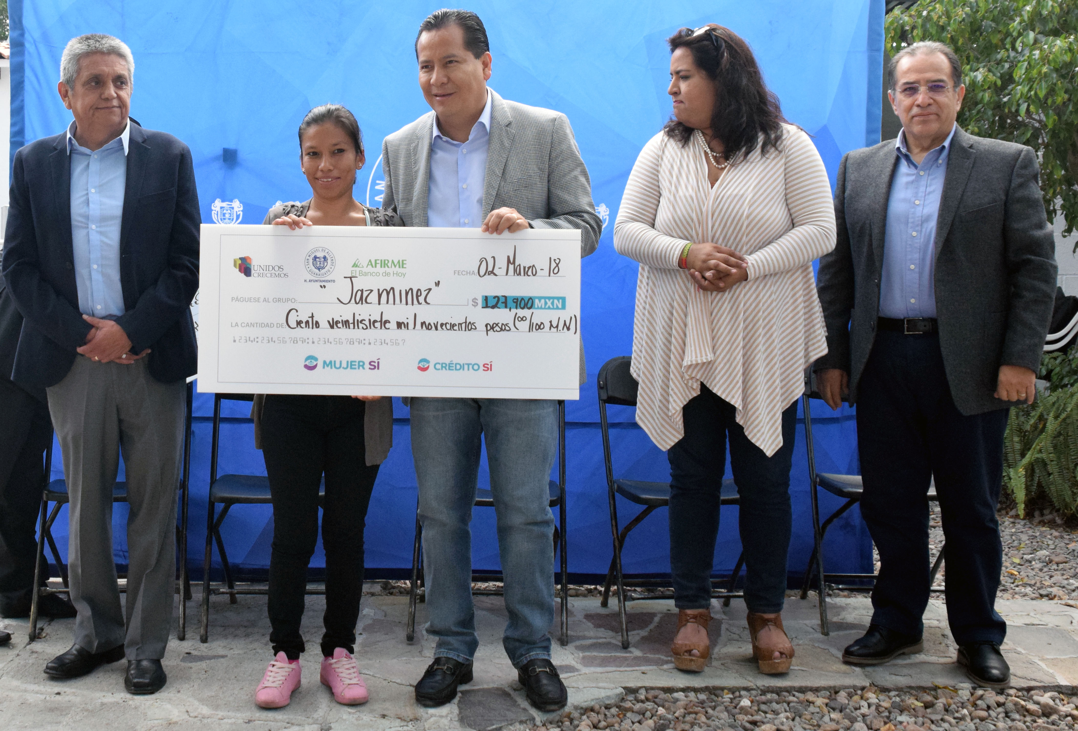 EntregaCreditoMujerSi_4.JPG