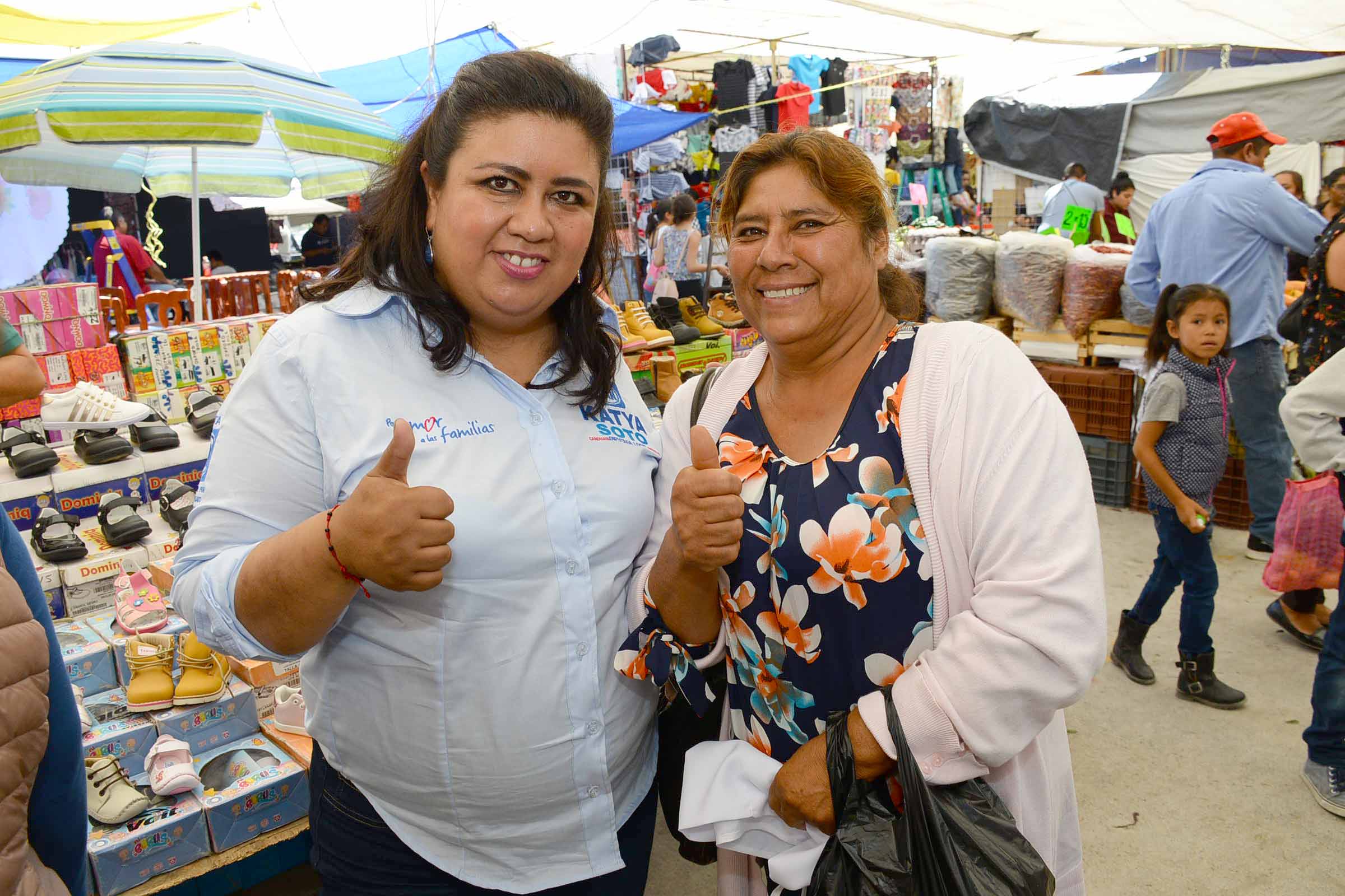 Candidata Katya Soto Día 2 Tianguis de los Martes (3).JPG