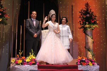 coronacion de la reina fiestas patrias 3.jpg