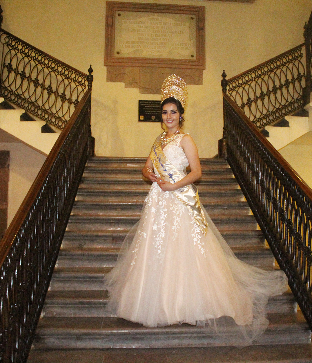 coronacion de la reina fiestas patrias 8.jpg