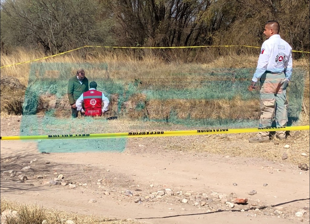Derrumbe sepulta a dos niños extranjeros, uno murió